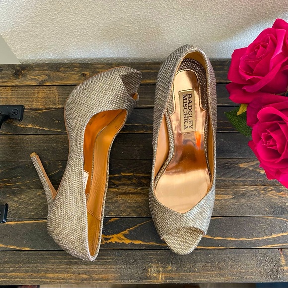 Badgley Mischka iridescent glitter/shiny metallic heels (size 6).🌹 - Picture 11 of 16